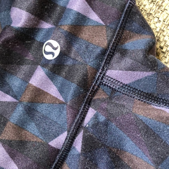 Lululemon Align Tight 28” limited geometric purple design - Picture 3 of 4